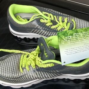 Women’s Gray & Neon Yellow Lightweight Slip-Resistant Sneakers